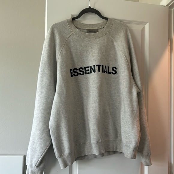 Essentials FOG crewneck - Picture 1 of 3